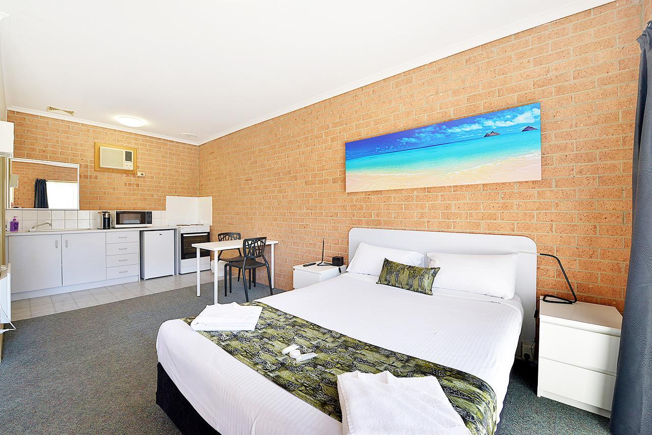 Cranbourne Motor Inn Экстерьер фото