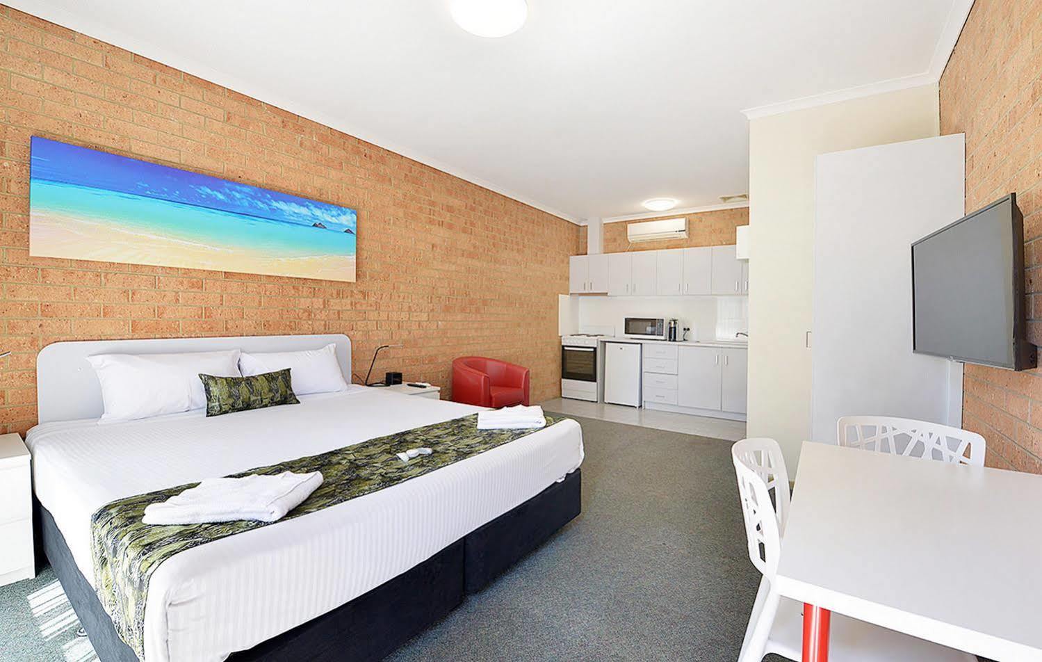 Cranbourne Motor Inn Экстерьер фото